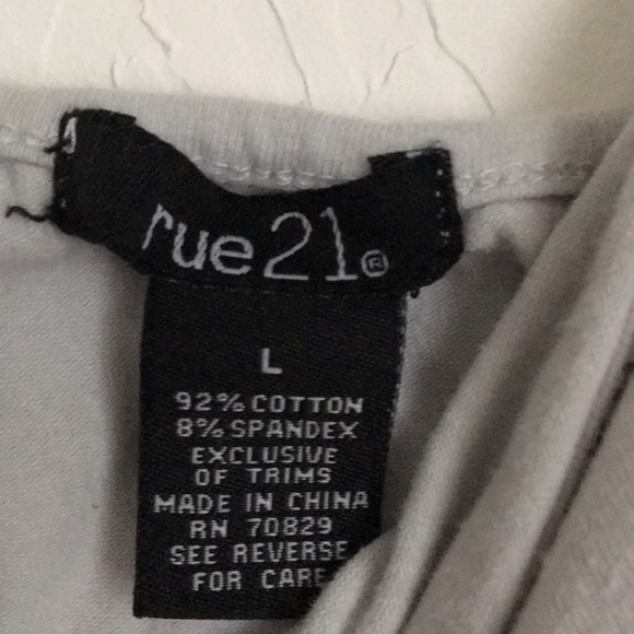 2 pack of cropped tank tops - Picture 2 of 4